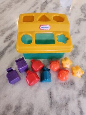 Little Tikes - Vintage 90's Plastic Fish Shape Sorter